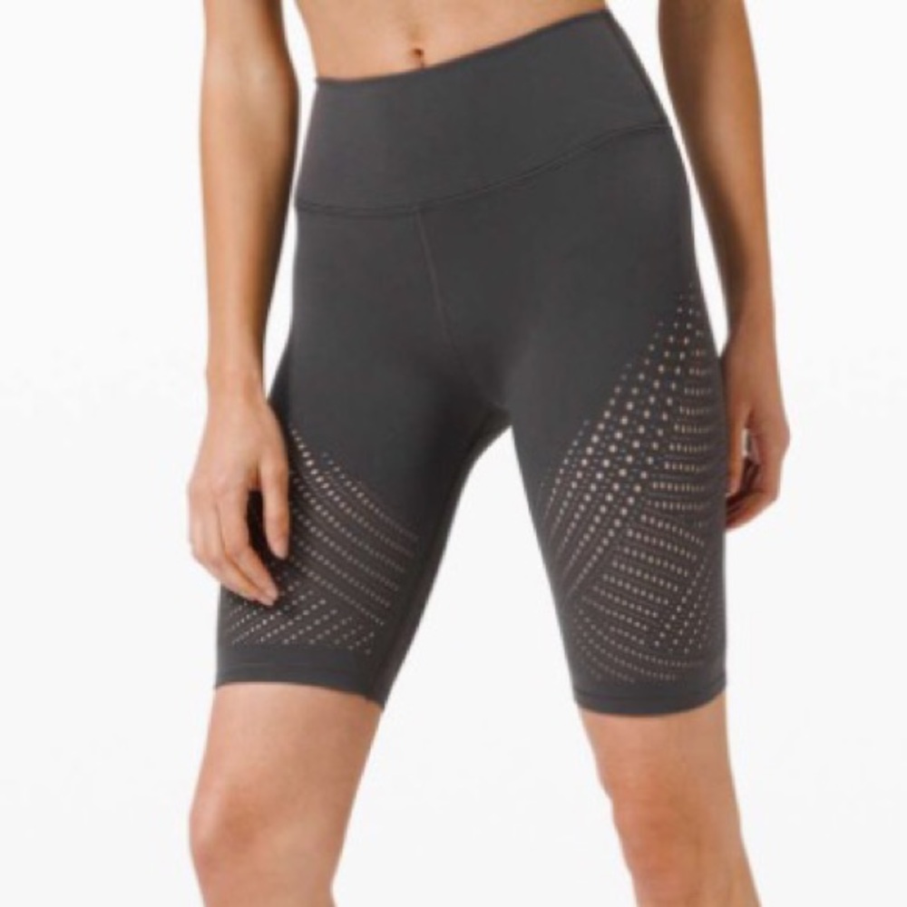 Lululemon Reveal Digital Rain Bike Shorts BNWT